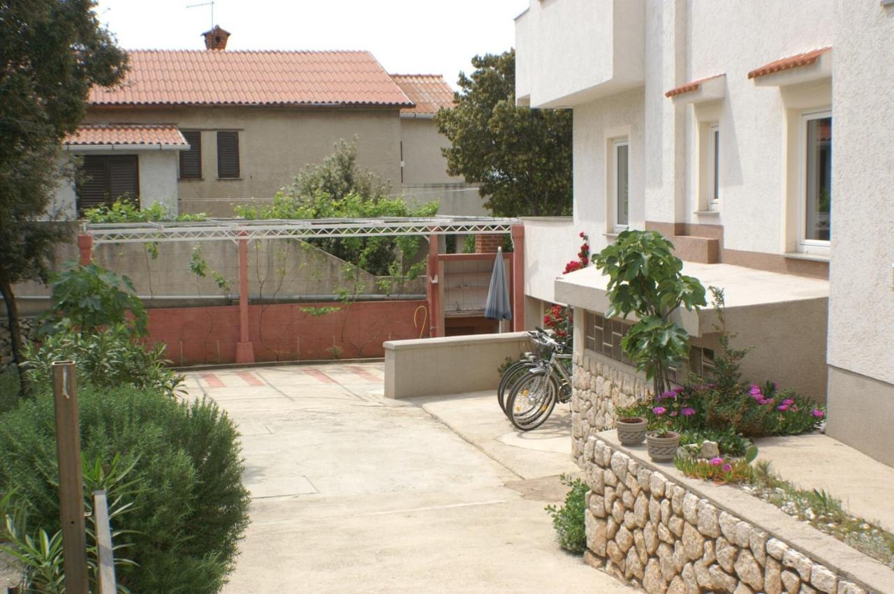 Apartments By The Sea Mandre, Pag - 4098 Экстерьер фото